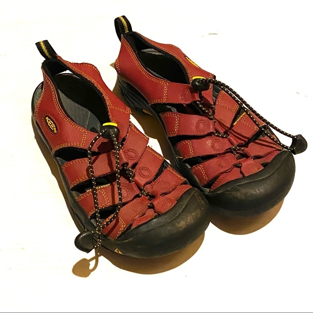 Keen Hiking Outdoor Closed Toe Sandals Water Shoes Red Women's Size 4